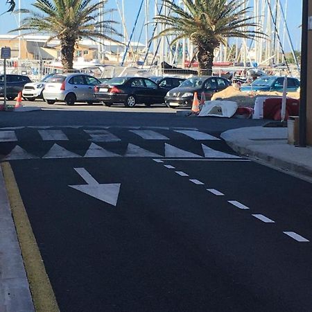 F2 port de canet Exterior foto